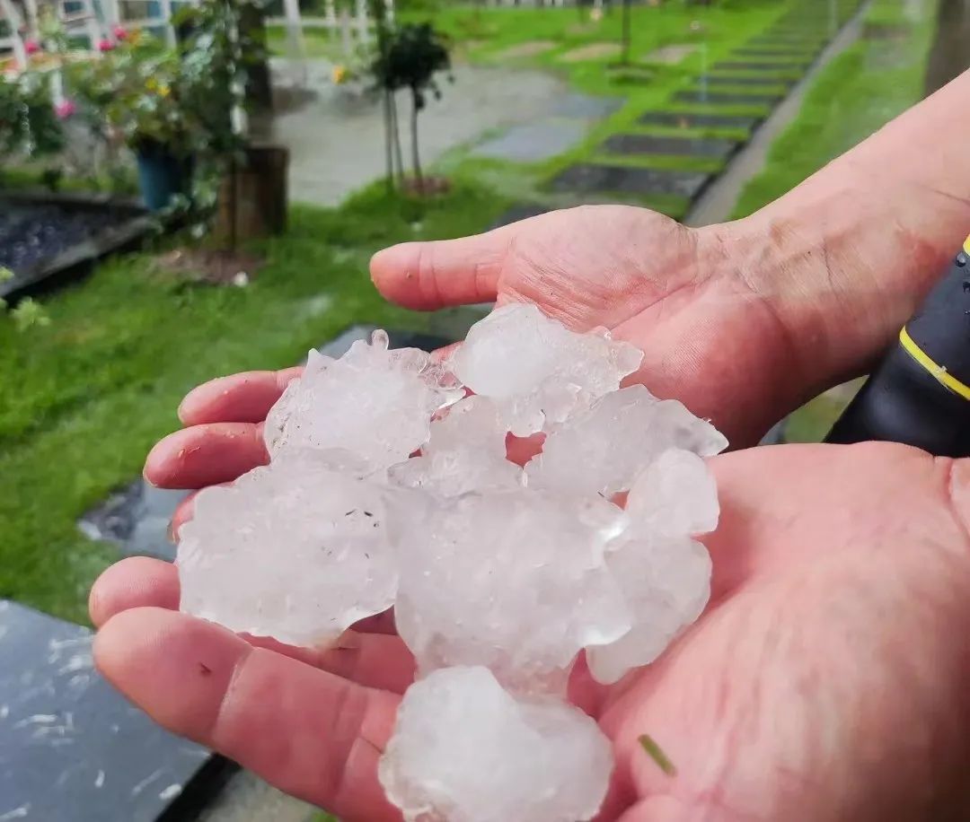 Rush to the hot search! There are tornadoes in Guangzhou, and there are many underground hail! As for the weather in Shenzhen ...