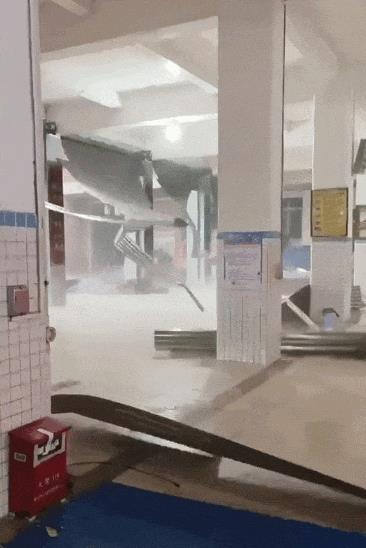 Rush to the hot search! There are tornadoes in Guangzhou, and there are many underground hail! As for the weather in Shenzhen ...